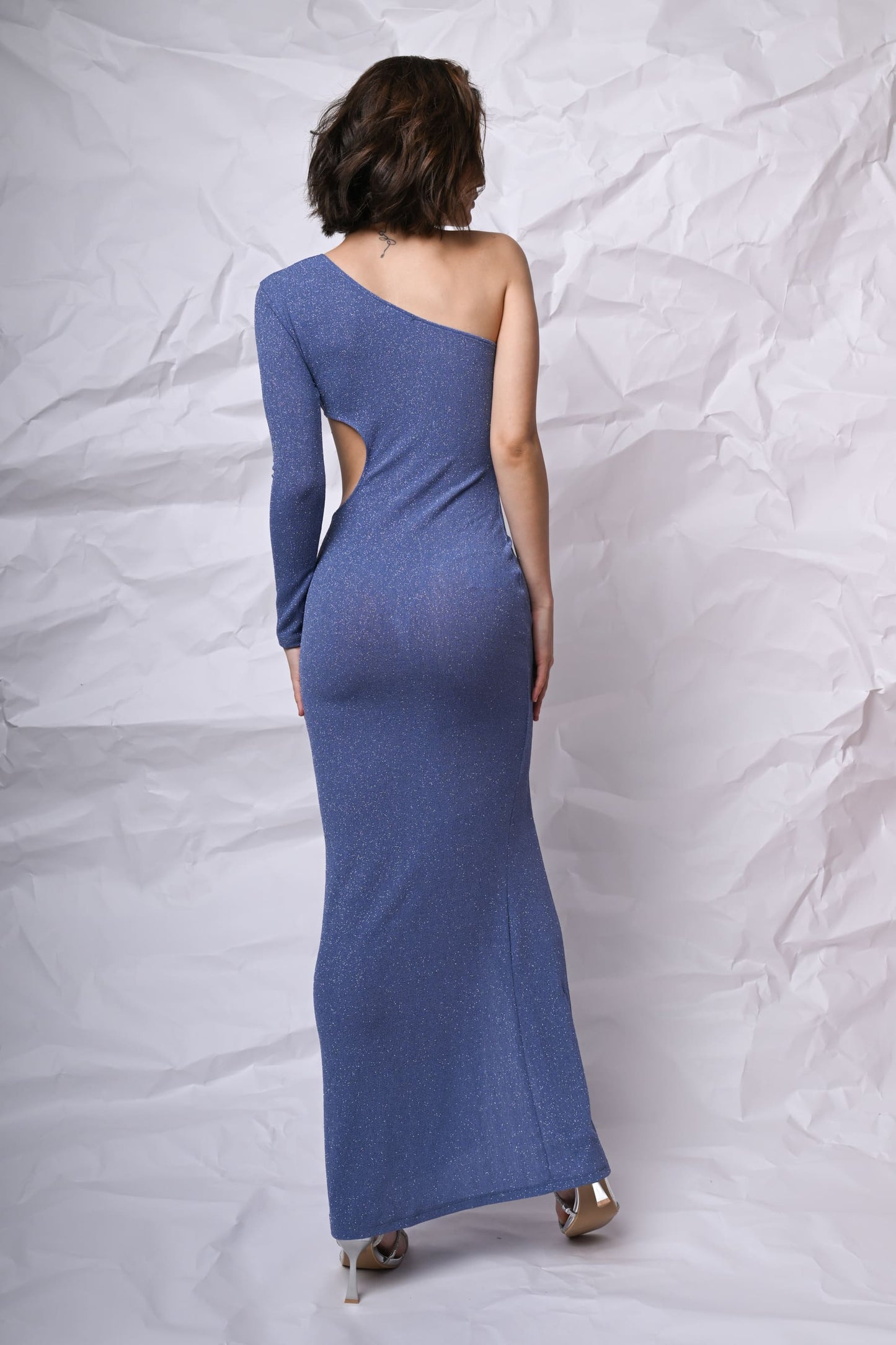 Abito lungo monospalla con cut-out