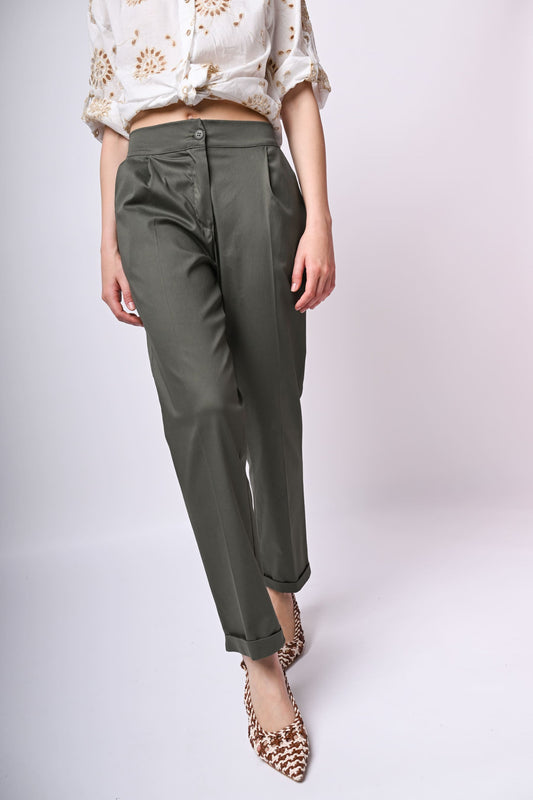 Pantaloni chino con risvolto